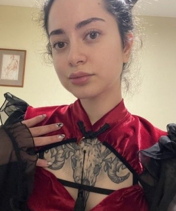 Предлагаю тебе ощутить все прелести моих услуг. 🌟 Мои нежные руки, проводящие массаж, смогут расслабить тебя до глубины души. 👄 А мои жаркие поцелуи, будут делать тебя счастливейшим мужчиной на земле. 💋 У меня есть свои фото, которые с радостью покажу тебе, чтобы удостоверить твое внимание в моем блаженстве. 🔥 Доверься мне и ощути, как встреча со мной станет самым ярким воспоминанием в твоей жизни. 💫 Позволь себе расслабиться и получить истинное удовольствие в моей компании. 🌺 Остаюсь в ожидании твоего звонка, чтобы дарить тебе незабываемые моменты удовольствия. 📞😉 Отзывы о моих услугах только самые лестные, и я всегда готова поделиться ими с тобой! 😍 #MoscowEscort #индивидуалка #люблюМоскву #опытная #нежная #релаксайсимной Ирина